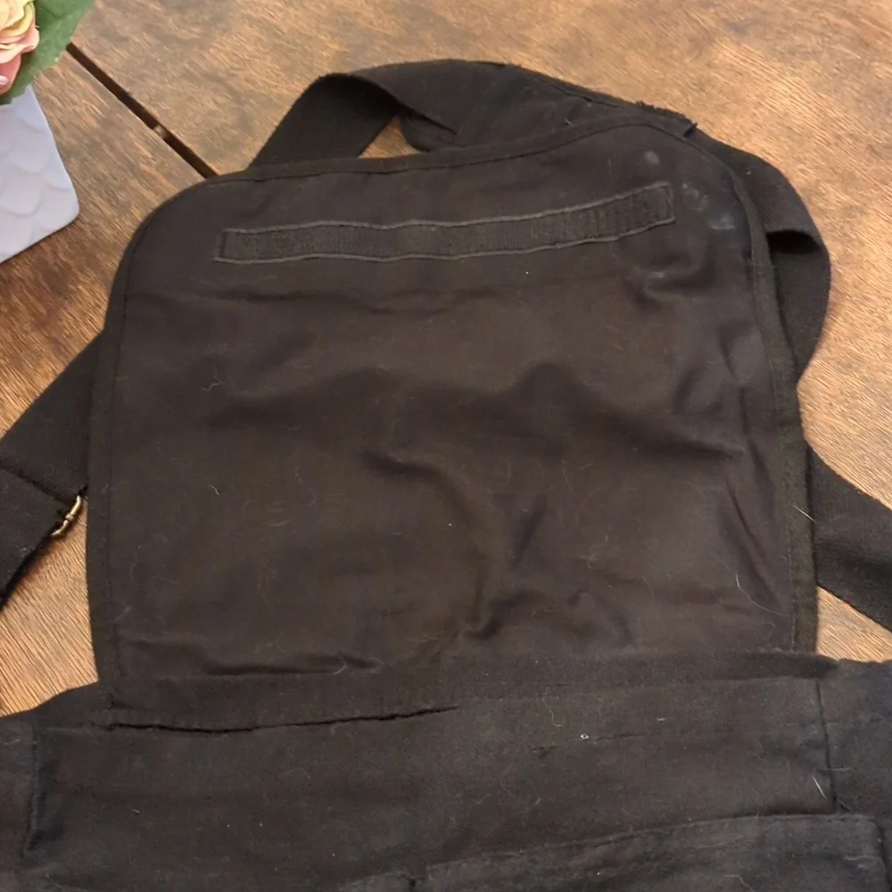 sweetbriar black messenger